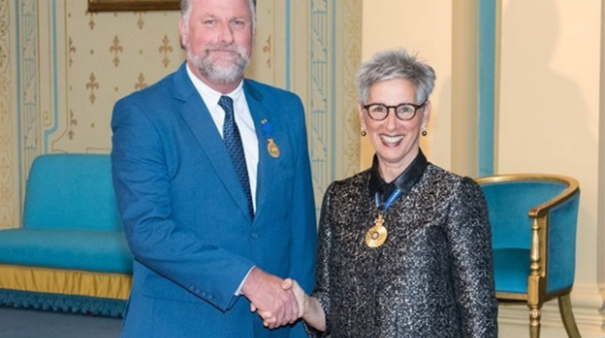 Dale Potter OAM, with Victorian Governor Linda Dessau AC.